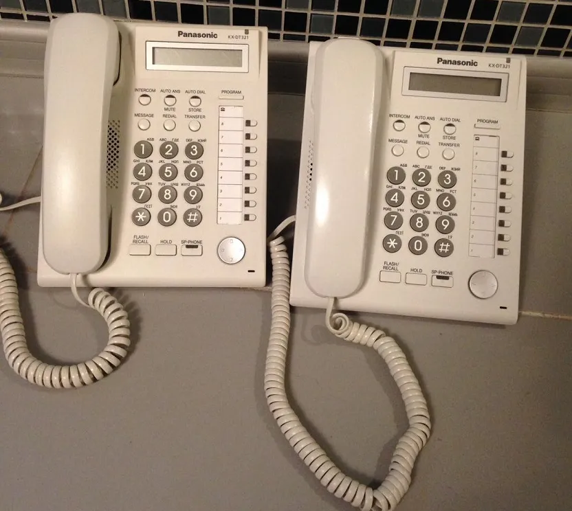 Системный цифровой телефон Panasonic KX-DT321